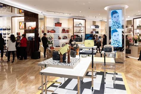 longchamp discount plaza indonesia